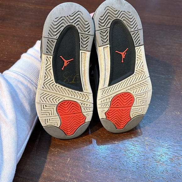 Jordan 4 Infernos - Picture 3 of 4